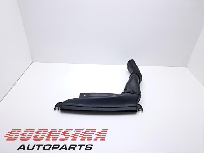 Begagnade Lufttratt BMW X5 (F15) M50d 3.0 24V Pris € 99,95 Marginaltabell erbjuds av Boonstra Autoparts