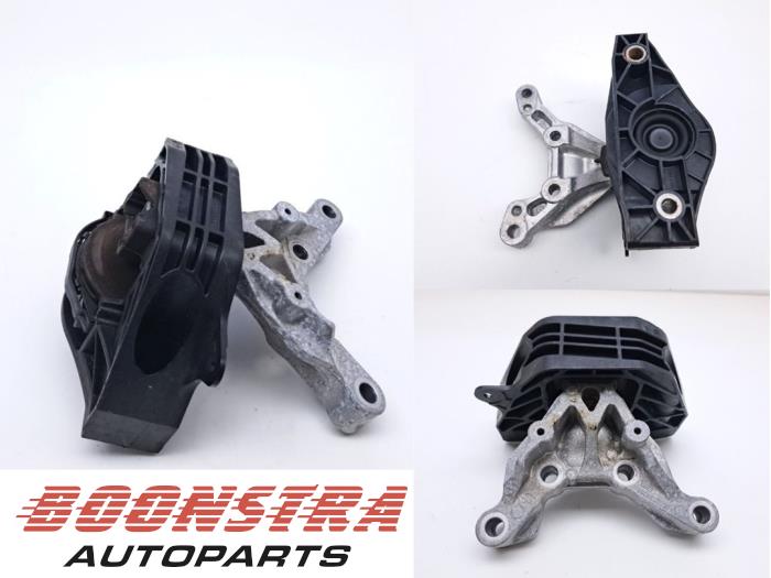 Usagé Support moteur Fiat 600 (365) 1.2 Hybrid 100 Prix € 59,95 Règlement à la marge proposé par Boonstra Autoparts