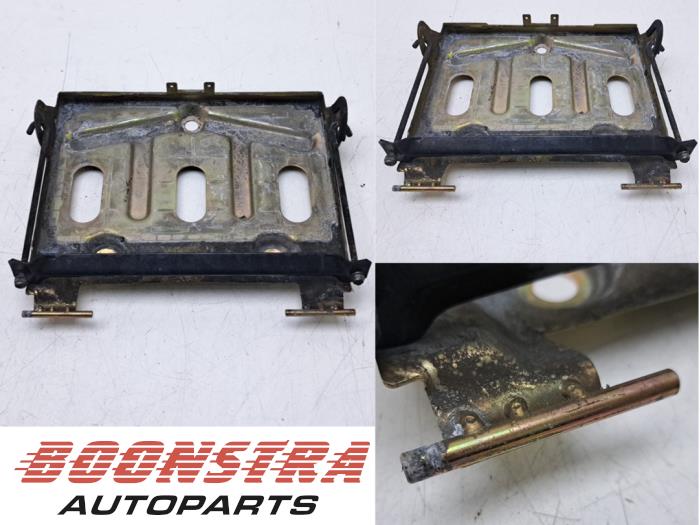 Begagnade Batterilåda Ferrari F430 Spider 4.3 V8 32V Pris € 198,95 Marginaltabell erbjuds av Boonstra Autoparts