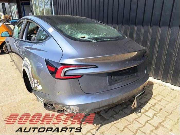 Używane Tylna klapa Tesla Model 3 Long Range RWD 78kWh Cena € 995,00 Procedura marży oferowane przez Boonstra Autoparts
