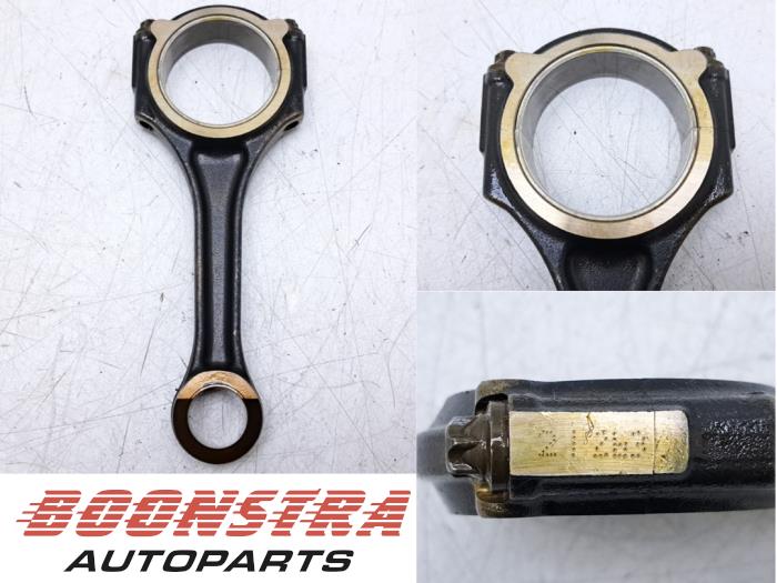 Gebrauchte Pleuelstange Mercedes C (W206) C-300 e 2.0 Turbo Preis € 74,95 Margenregelung angeboten von Boonstra Autoparts