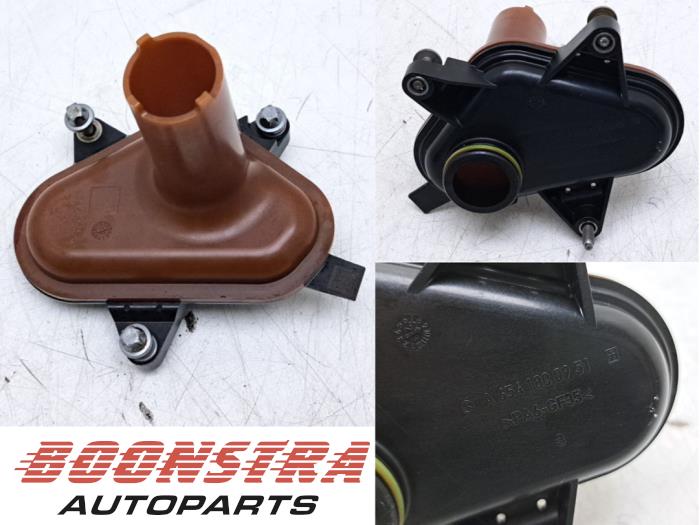 Gebrauchte Öl Ansaugrohr Mercedes C (W206) C-300 e 2.0 Turbo Preis € 24,95 Margenregelung angeboten von Boonstra Autoparts