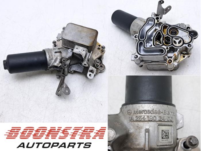 Gebrauchte Ölfiltergehäuse Mercedes C (W206) C-300 e 2.0 Turbo Preis € 149,95 Margenregelung angeboten von Boonstra Autoparts