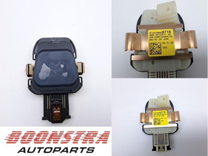 Begagnade Regnsensor Mercedes E Estate (S213) E-220d 2.0 Turbo 16V 4-Matic Pris € 24,95 Marginaltabell erbjuds av Boonstra Autoparts
