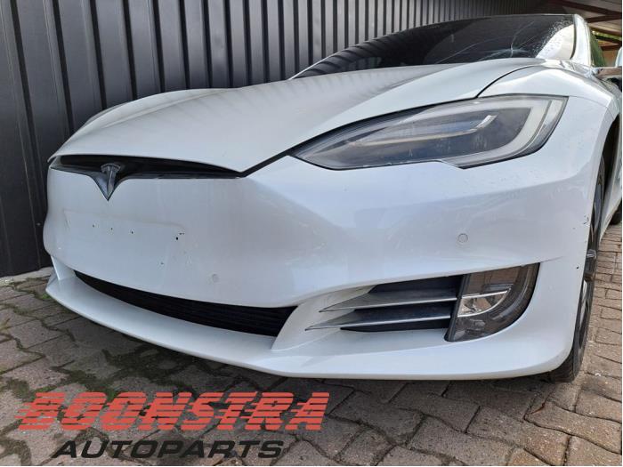 Usados Parachoques Tesla Model S 90D Precio € 849,00 Norma de margen ofrecido por Boonstra Autoparts