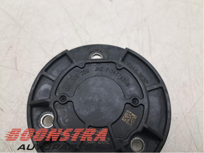 Nockenwelle Sensor van een Volkswagen Golf VII (AUA) 2.0 R 4Motion 16V 2019