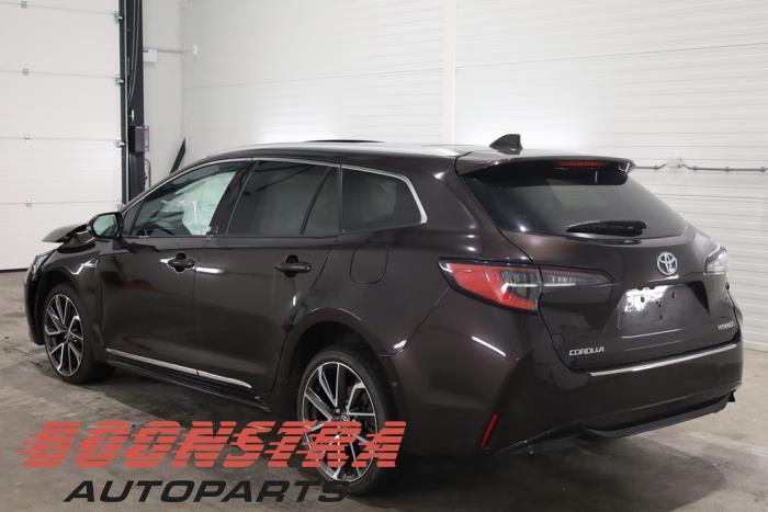Begagnade Bakdörr, 4-dörrars, vänster Toyota Corolla Touring Sport (E21/EH1) 2.0 16V Hybrid Pris € 449,00 Marginaltabell erbjuds av Boonstra Autoparts