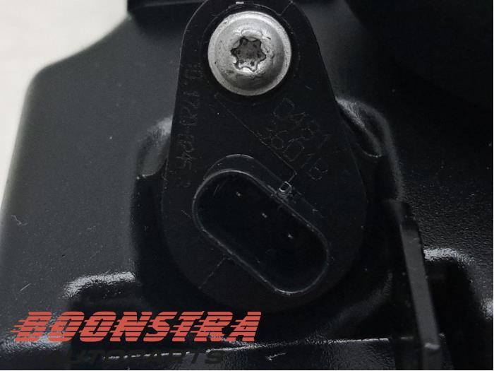 Ventildeckel van een BMW 1 serie (F20) 118i 1.5 TwinPower 12V 2016