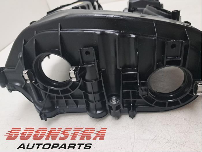 Ventildeckel van een BMW 1 serie (F20) 118i 1.5 TwinPower 12V 2016