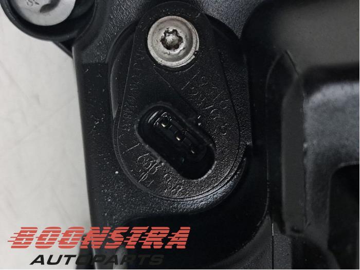 Ventildeckel van een BMW 1 serie (F20) 118i 1.5 TwinPower 12V 2016