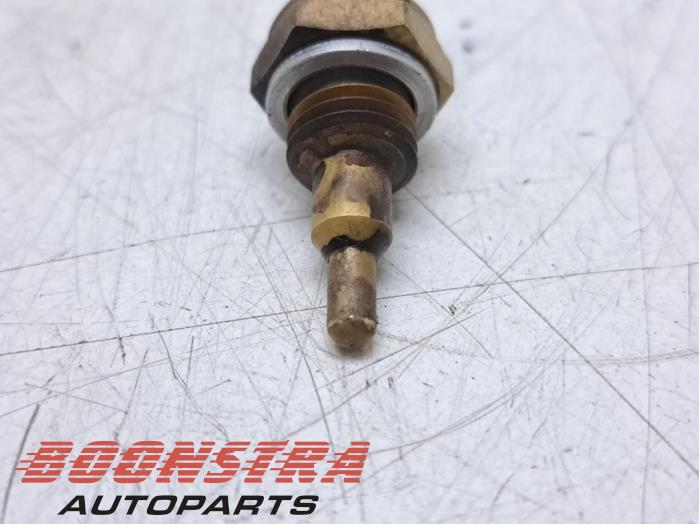 Engine temperature sensor from a BMW 1 serie (F20) 118i 1.5 TwinPower 12V 2016