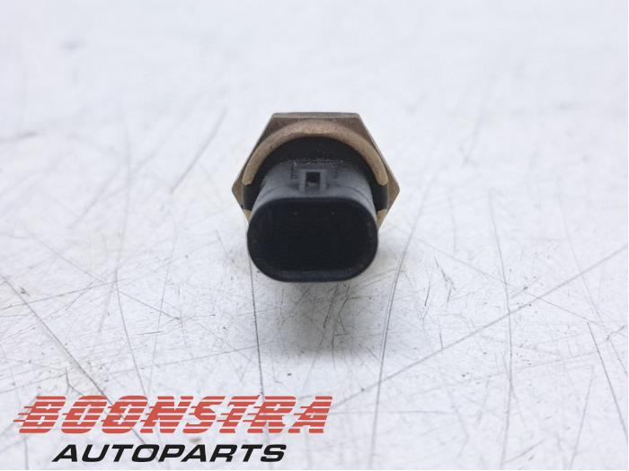 Engine temperature sensor from a BMW 1 serie (F20) 118i 1.5 TwinPower 12V 2016