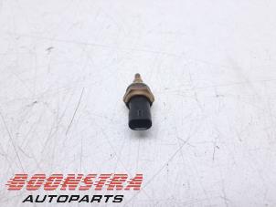 Engine temperature sensor from a BMW 1 serie (F20) 118i 1.5 TwinPower 12V 2016