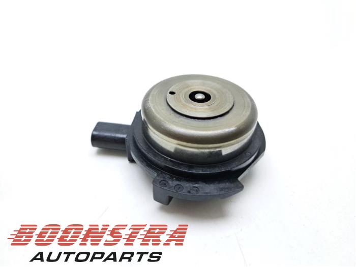 Nockenwelle Sensor van een BMW 1 serie (F20) 118i 1.5 TwinPower 12V 2016