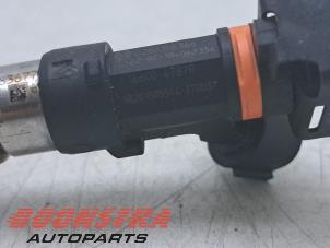Insprutare (bensin) från en Renault Captur I (2R) 0.9 Energy TCE 12V 2017