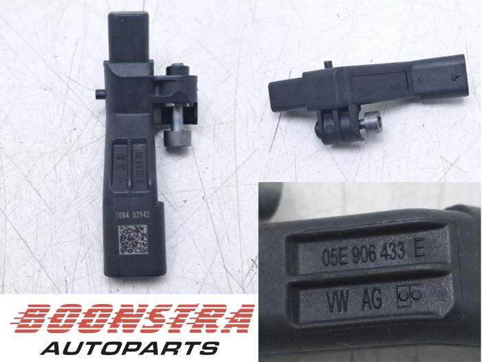 Begagnade Vevaxelsensor Skoda Octavia Combi (NXAC) 1.0 TSI e-TEC 12V Pris € 24,95 Marginaltabell erbjuds av Boonstra Autoparts