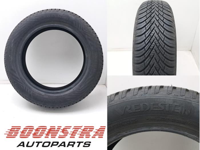 Używane Opona zimowa Nissan Micra (K12) 1.2 16V Cena € 24,95 Procedura marży oferowane przez Boonstra Autoparts