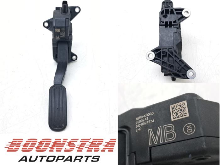 Używane Pedal gazu Toyota Yaris Cross (PB1/PJ1) 1.5 12V Hybrid 115 Cena € 24,95 Procedura marży oferowane przez Boonstra Autoparts