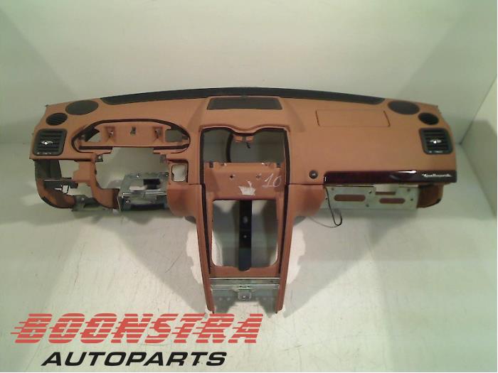 Używane Panel Maserati Quattroporte V 4.2 Biturbo V8 32V Cena € 199,95 Procedura marży oferowane przez Boonstra Autoparts