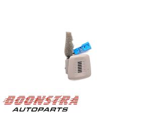 Used Microphone (misc.) BMW 5 serie Touring (F11) 520d 16V Price € 11,00 Margin scheme offered by Boonstra Autoparts