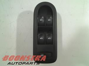 Used Electric window switch Renault Clio Price € 26,00 Margin scheme offered by Boonstra Autoparts