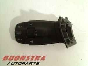 Used Radio remote control Seat Ibiza IV SC (6J1) 1.4 16V Price € 11,00 Margin scheme offered by Boonstra Autoparts