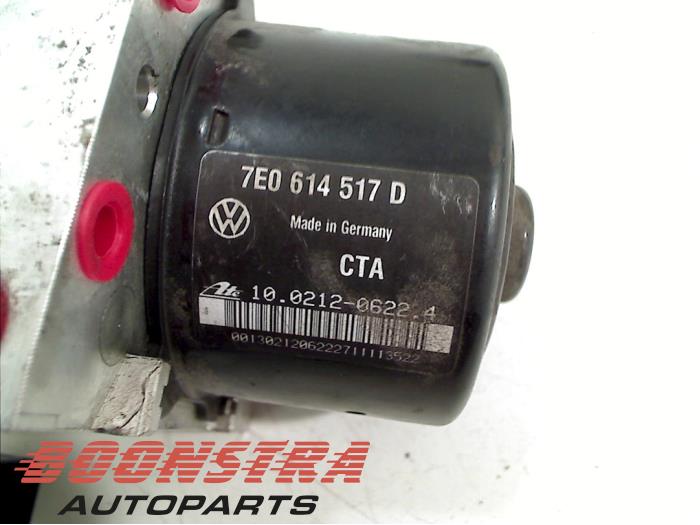 ABS pump from a Volkswagen Transporter T5 2.0 TDI DRF 2011