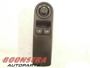 Used Electric window switch Renault Clio IV (5R) 1.5 Energy dCi 90 FAP Price € 24,95 Margin scheme offered by Boonstra Autoparts