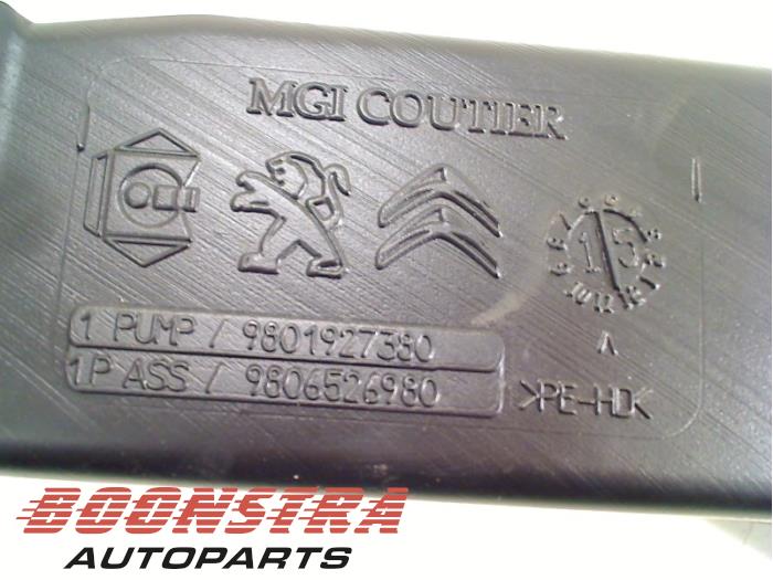 Front windscreen washer reservoir Peugeot 308 SW 1.6 BlueHDi 120 16V