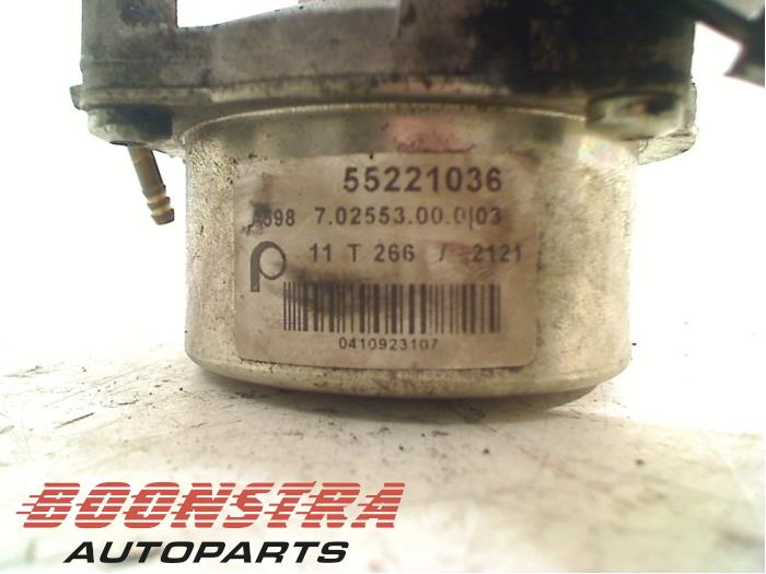 Vacuum pump (diesel) from a Fiat Grande Punto (199) 1.3 JTD Multijet 16V 85 Actual 2011