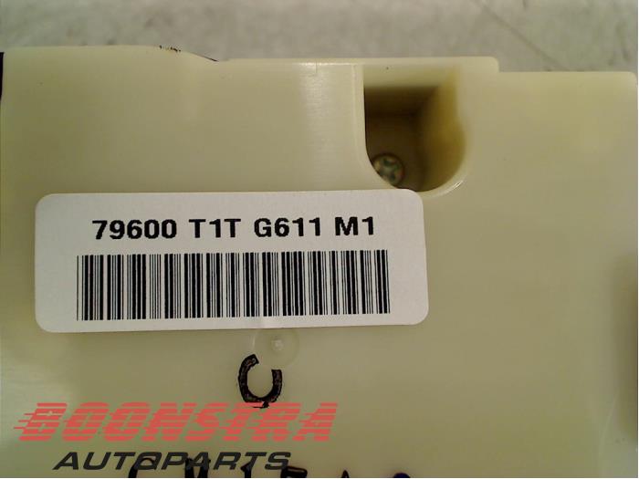 Heizung Bedienpaneel van een Honda CR-V (RM) 1.6 i-DTEC 16V 2013