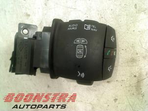 Used Radio remote control Opel Movano Price € 24,95 Margin scheme offered by Boonstra Autoparts