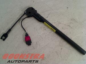 Used Seatbelt tensioner, right Renault Clio Price € 24,95 Margin scheme offered by Boonstra Autoparts