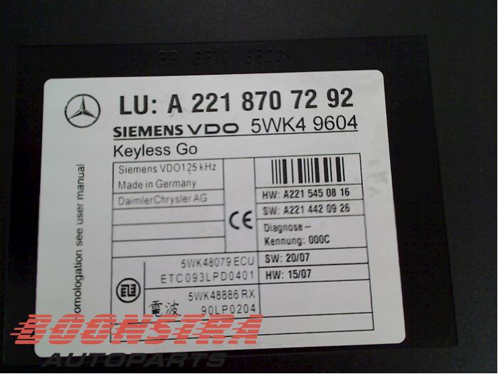 Module keyless vehicle from a Mercedes-Benz S (W221) 3.0 S-320 CDI 24V 2009