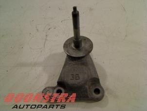Used Gearbox mount Citroen DS5 (KD/KF) 2.0 165 HYbrid4 16V Price € 24,95 Margin scheme offered by Boonstra Autoparts