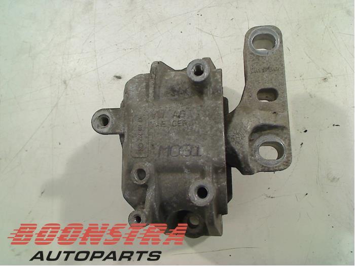 Usagé Support moteur Volkswagen Golf VI (5K1) 2.0 TDI 16V Prix € 24,95 Règlement à la marge proposé par Boonstra Autoparts