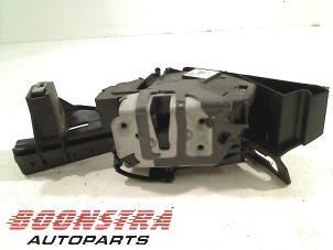 Used Rear door mechanism 4-door, right Ford Mondeo V 1.5 TDCi Price € 29,95 Margin scheme offered by Boonstra Autoparts