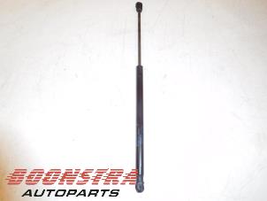 Used Rear gas strut, left Mini Countryman (R60) 1.6 16V One Price € 24,95 Margin scheme offered by Boonstra Autoparts