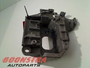 Used Gearbox mount Renault Clio III (BR/CR) 1.2 16V TCe 100 Price € 24,95 Margin scheme offered by Boonstra Autoparts