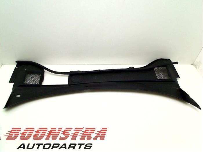 Używane Parawan Volvo V70 (BW) 2.0 D4 16V Cena € 24,95 Procedura marży oferowane przez Boonstra Autoparts