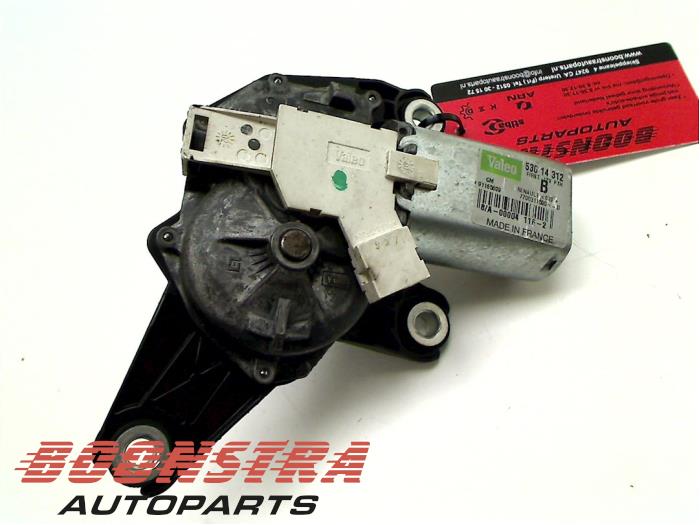 Rear wiper motor from a Opel Vivaro 1.9 DTI 16V 2002
