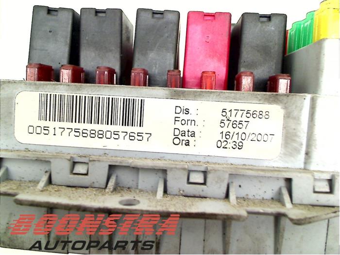 Fuse box from a Fiat Bravo (198A)  2007