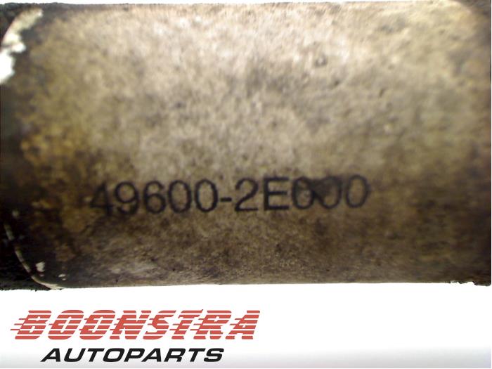 Os napedowa lewy tyl z Hyundai Tucson (JM) 2.0 16V CVVT 4x4 2005