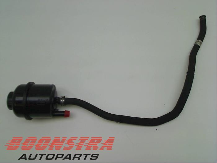 Begagnade Styrservotank Maserati GranTurismo (M145) 4.7 S V8 32V Pris € 24,95 Marginaltabell erbjuds av Boonstra Autoparts