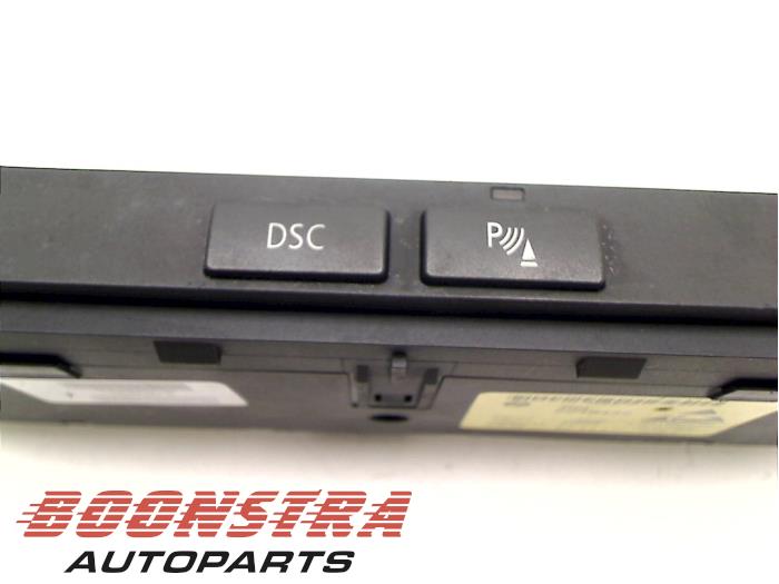 Interruptor PDC de un BMW 5 serie (E60) 530d 24V 2006
