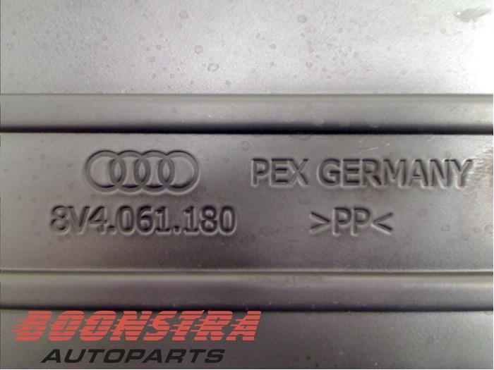 Plaque sol coffre d'un Audi A3 Sportback (8VA/8VF) 1.4 16V g-Tron 2014