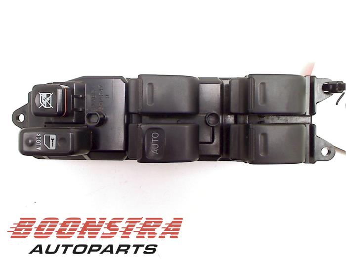 Usados Interruptor combinado de ventanillas Toyota Prius (NHW20) 1.5 16V Precio € 39,00 Norma de margen ofrecido por Boonstra Autoparts