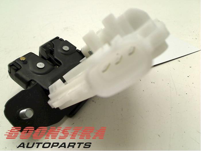 Tailgate lock mechanism Toyota Auris - 6935002090