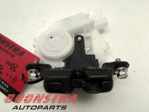 Used Tailgate lock mechanism Toyota Auris Price € 24,95 Margin scheme offered by Boonstra Autoparts