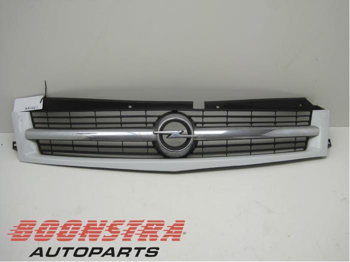 Grille from a Opel Movano (4A1; 4A2; 4B2; 4B3; 4C2; 4C3) 2.5 CDTI 2004